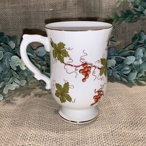 Royal Victoria Fine Bone China Made in England Mug